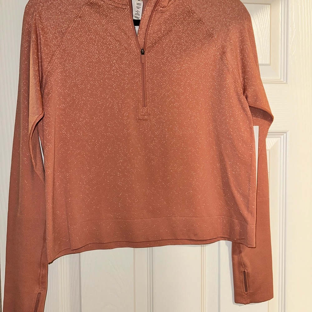 Lululemon Cropped Long Sleeve Top